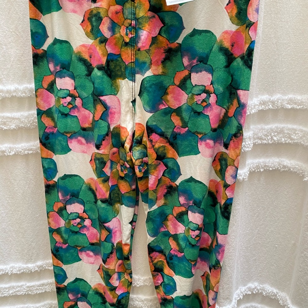 Agnes and Dora soft & stretchy leggings NWT